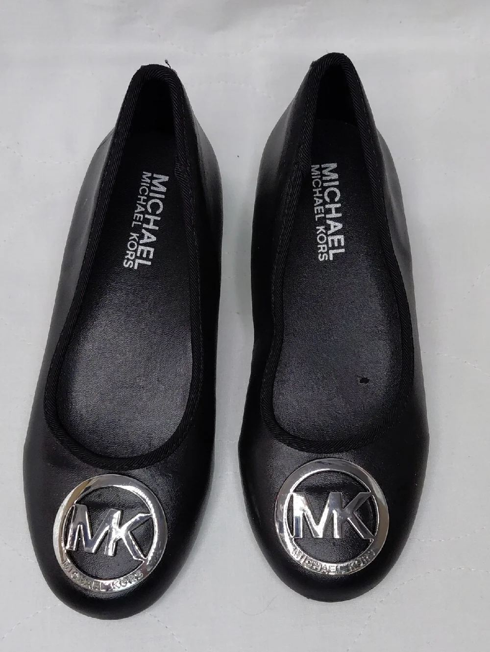 Michael Kors Girls Flat Ballerina Slipper Silver Medallion Sz 1